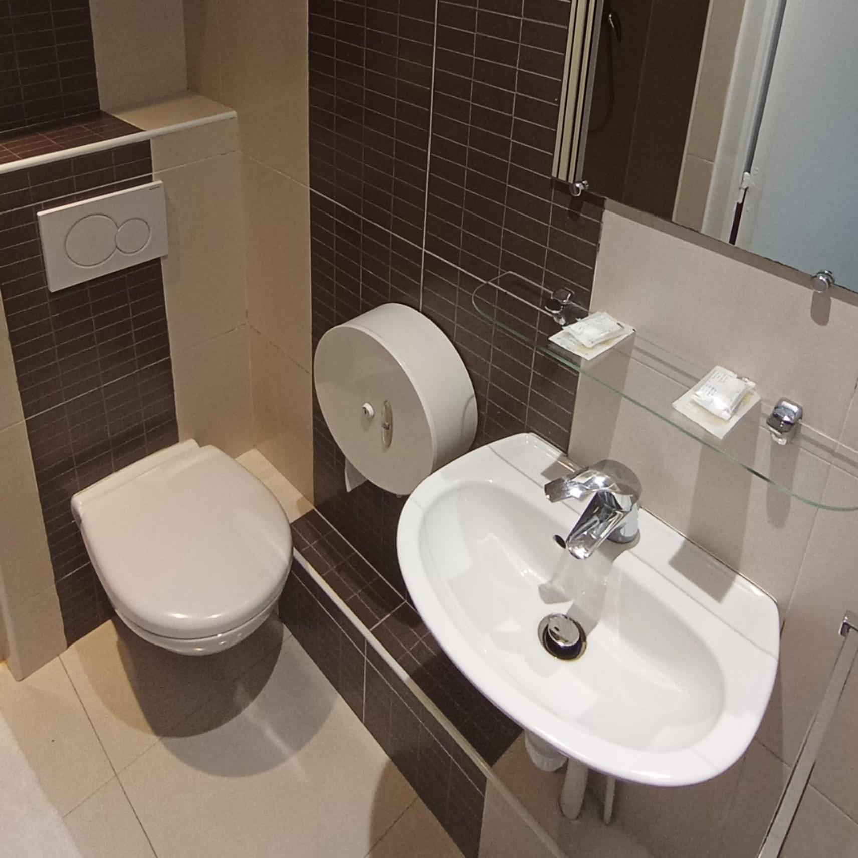Habitación Doble con baño privado
